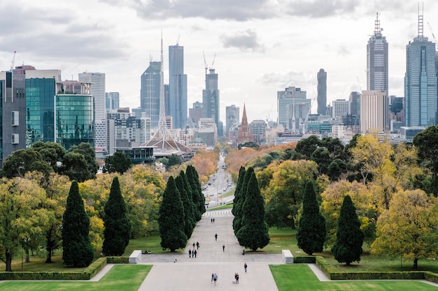 duże miasto i park w Melbourne