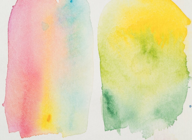 Bezpłatne zdjęcie dwie plamy z kolorowymi akwarelami