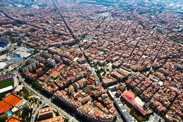 dzielnica mieszkaniowa od helikoptera. Barcelona