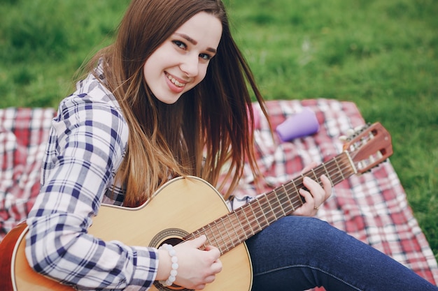 Dziewczyna z gitarą