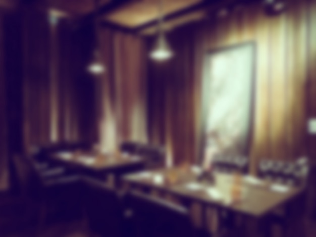 Bezpłatne zdjęcie elegancka restauracja z drewnianymi stołami