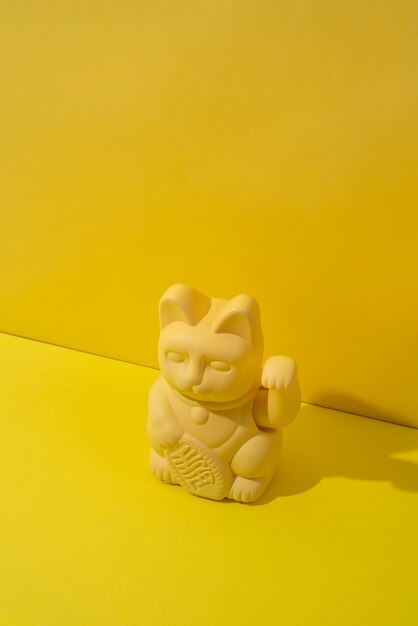 Elegancka statua maneki neko