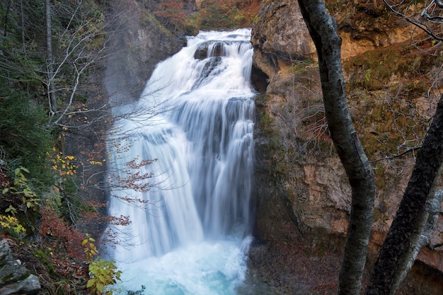 Falls w Ordesa National Park, Pireneje, Huesca, Aragonia, Hiszpania