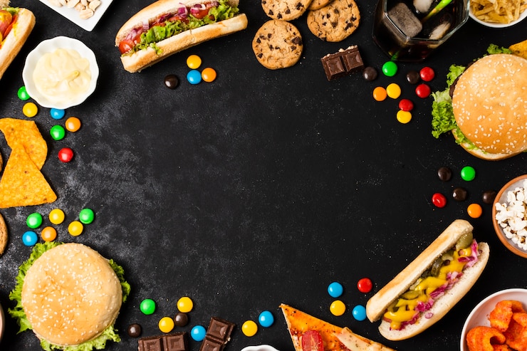 Bezpłatny plik Zdjęcie fast food na czarnym łupku z miejsca kopiowania