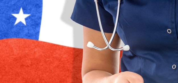 Flaga Chile lekarka ze stetoskopem, krajowy system opieki zdrowotnej