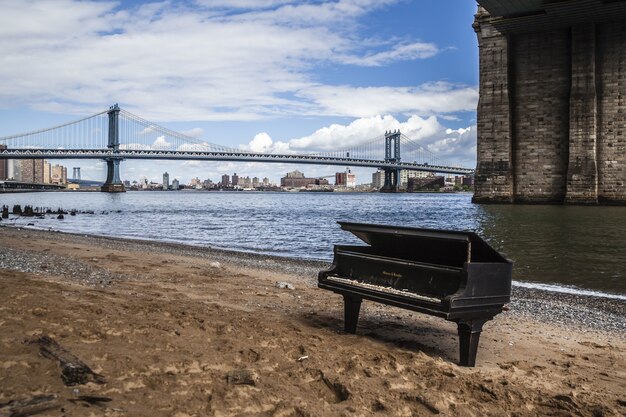 Fortepian na Manhattanie. NYC.