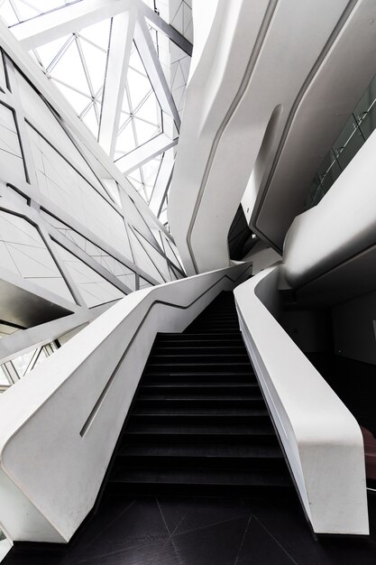 Futurystyczne wnętrze jednej architektury w Guangzhou w Chinach.