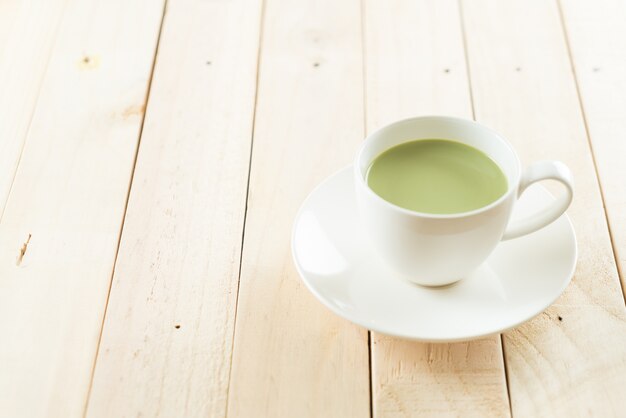 Gorący matcha latte