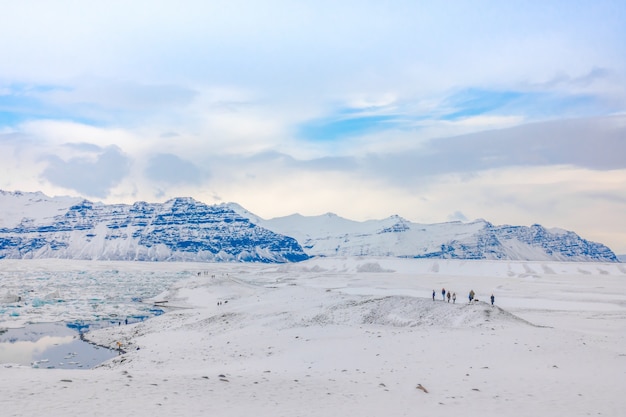 Bezpłatne zdjęcie góry lodowe w zalewie lodowcowym, islandia.