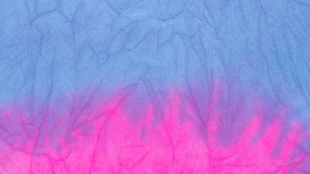 Gradientowa tkanina barwiona metodą tie-dye