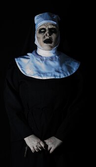 Halloween zakonnica, makijaż na podstawie filmu zakonnica nakręconego przez brazylijczyka na halloween