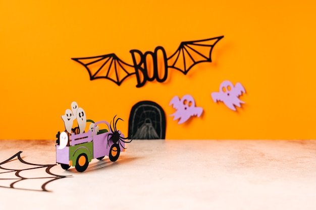 Happy halloween wakacje koncepcja halloween ręcznie robiony papier dekoracje pająki duchy w samochodzie nietoperze boo