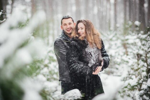 historia miłości para zima śnieg