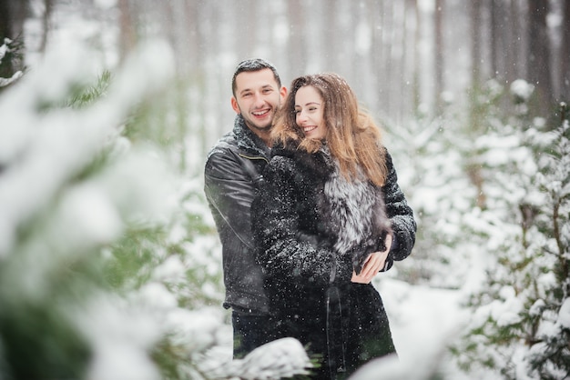 historia miłości para zima śnieg