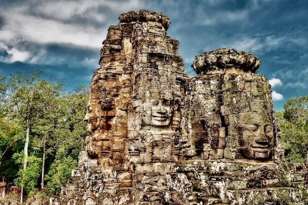 Historyczne posągi w Angkor Thom, Siem Reap, Kambodża