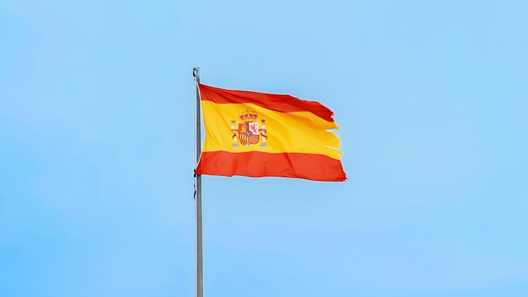 Bezpłatny plik Zdjęcie hiszpańska flaga w alicante