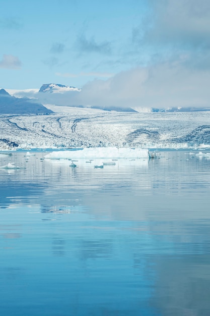 Islandia krajobraz pięknego krajobrazu wodnego