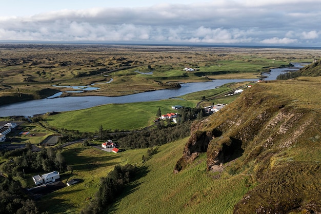 Islandzki krajobraz pięknych równin