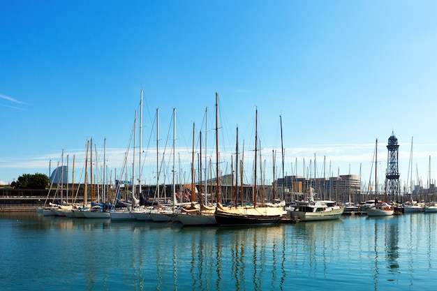 jachty leżące w Port Vell. Barcelona