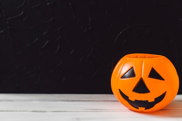 Jack-o-lantern kosz na Halloween uroczystości