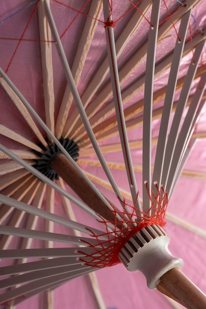 Bezpłatne zdjęcie japoński parasol wagasa w tle