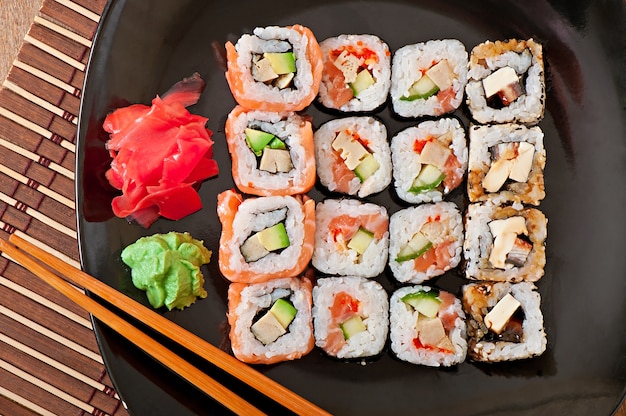 Japońskie jedzenie - Sushi i Sashimi