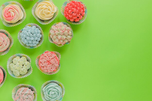 Jasne cupcakes na zielono