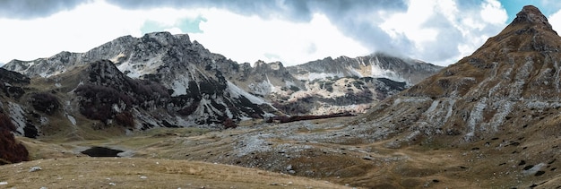 Bezpłatne zdjęcie jesienny park narodowy durmitor czarnogóra