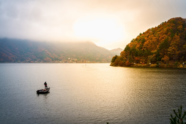 Bezpłatne zdjęcie kawaguchiko jeziora japonia