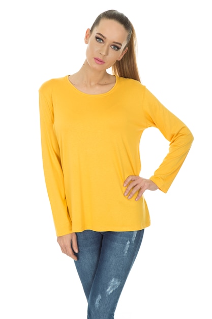 Bezpłatne zdjęcie kobieta z żółtej koszulki