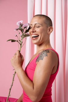 Kobieta zdrowiejąca po raku piersi