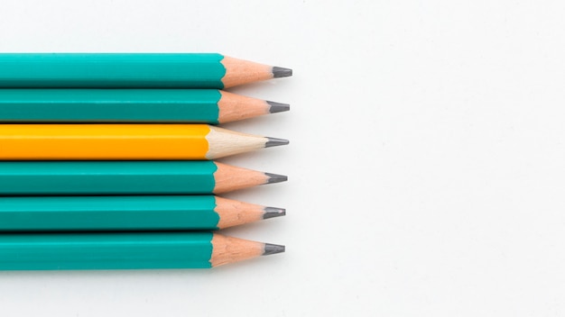 Kolekcja ołówków widok z góry