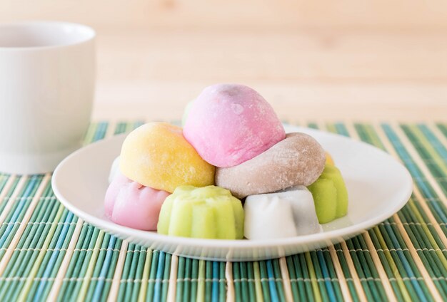 Kolorowe deserowe mochi