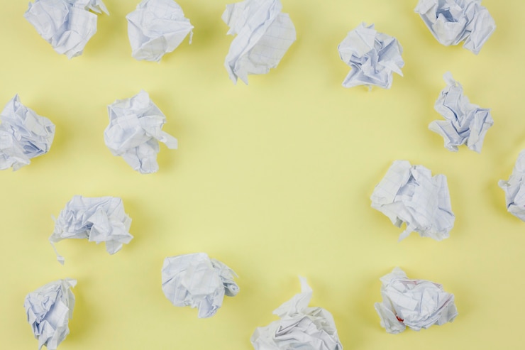 Bezpłatny plik Zdjęcie koncepcja biznesowa z zmięty papier