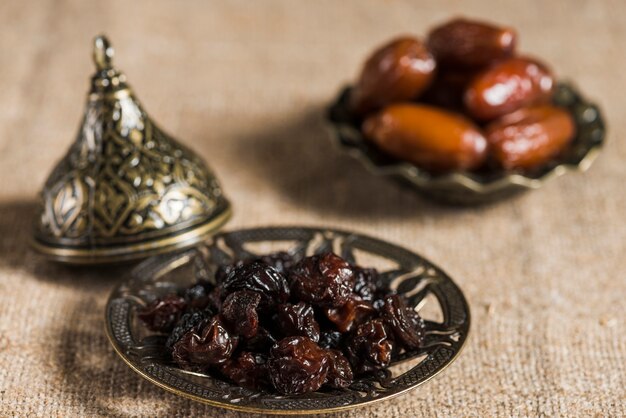 Koncepcja Ramadan z dat i rodzynek