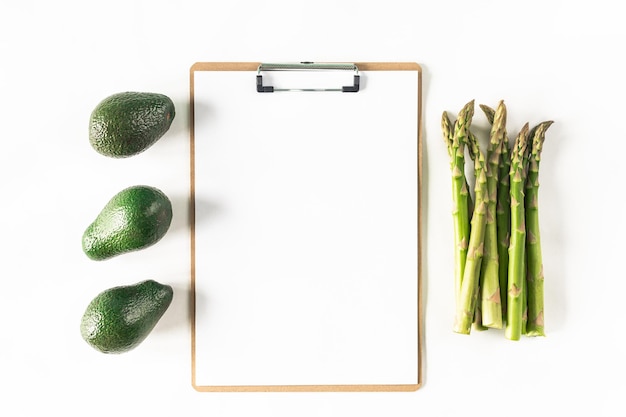 Bezpłatne zdjęcie koncepcja zdrowej żywności wegańskie menu zielone warzywa świeże zielone produkty widok z góry