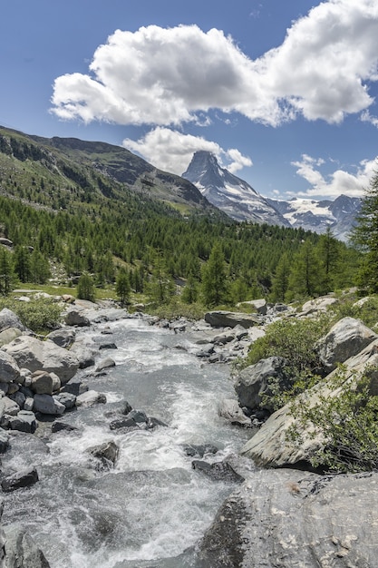 Krajobraz górski w Zermatt w Szwajcarii