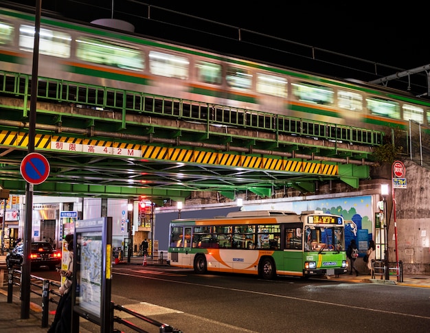 Krajobraz miejski japonia autobus