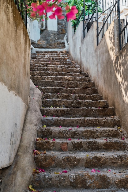 Kroki w koncepcji pionowej ramy starego miasta na tapetę lub tło Podróż przez stare miasta Morza Śródziemnego