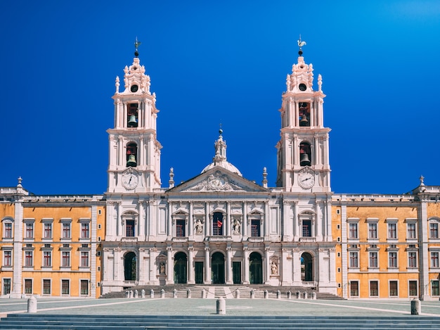 Bezpłatne zdjęcie królewski klasztor mafra, portugalia