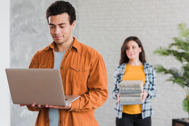 Książki a koncepcja e-learningu technologicznego