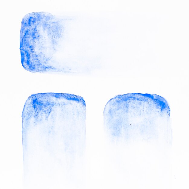 Kwadratowe plamy z niebieskiej farby