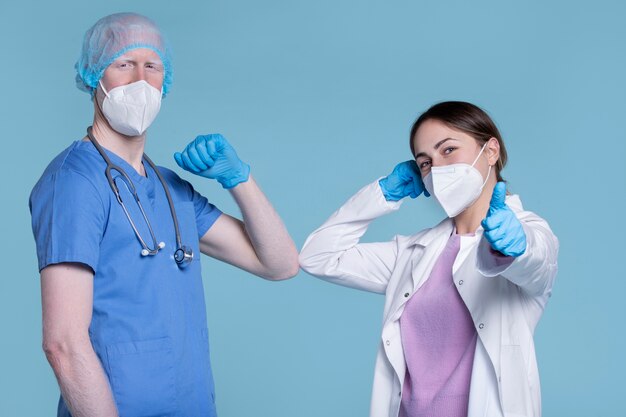 Lekarze o średnim udziale w maseczkach na twarz
