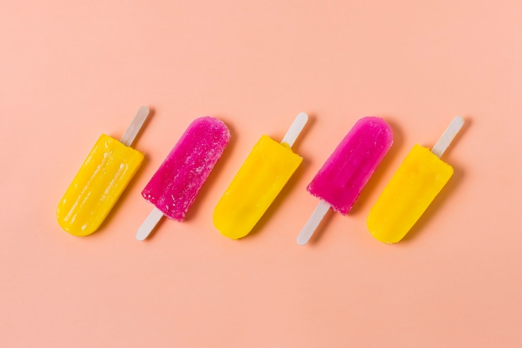 Bezpłatny plik Zdjęcie lody smakowe na patyczkach