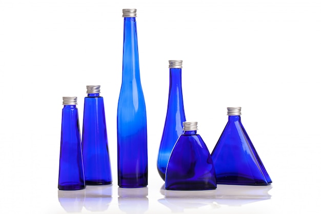 Małe niebieskie butelki