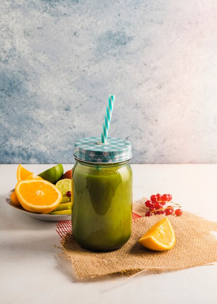 Martwa natura zdrowego smoothie