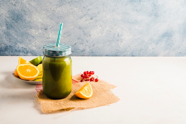 Martwa natura zdrowego smoothie