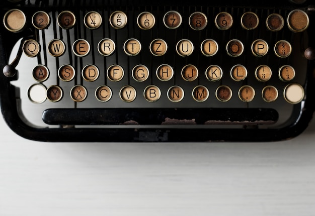 Bezpłatne zdjęcie maszyna retro do pisania w starym stylu