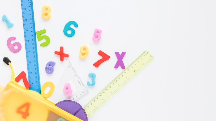 Bezpłatny plik Zdjęcie matematyka z liczbami i miejsca na kopię