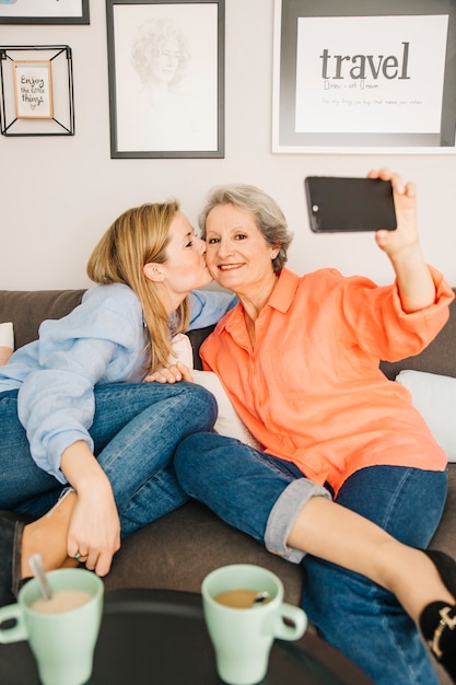 Matki I Córki Biorąc Selfie